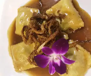 Ravioli with Fried Onions